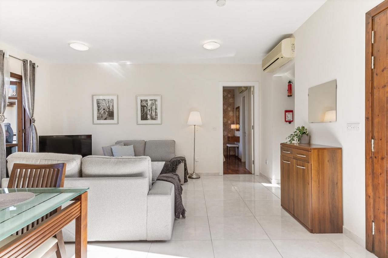 2 Bedroom Apartment Assia With Communal Pool, Aphrodite Hills Resort Куклия Экстерьер фото