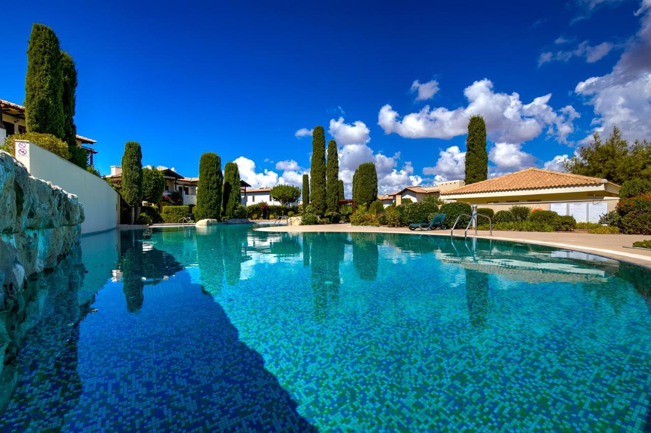 2 Bedroom Apartment Assia With Communal Pool, Aphrodite Hills Resort Куклия Экстерьер фото