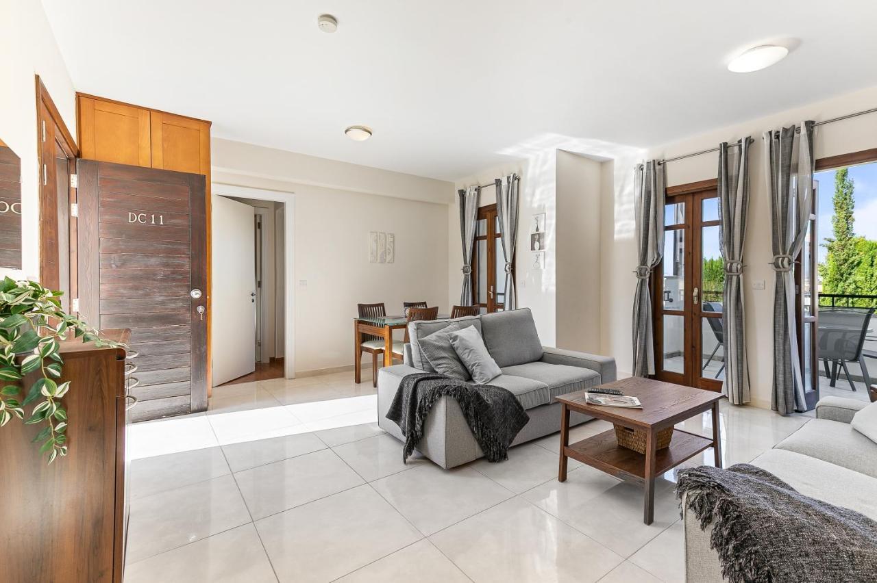 2 Bedroom Apartment Assia With Communal Pool, Aphrodite Hills Resort Куклия Экстерьер фото