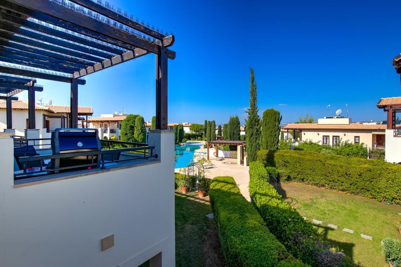 2 Bedroom Apartment Assia With Communal Pool, Aphrodite Hills Resort Куклия Экстерьер фото
