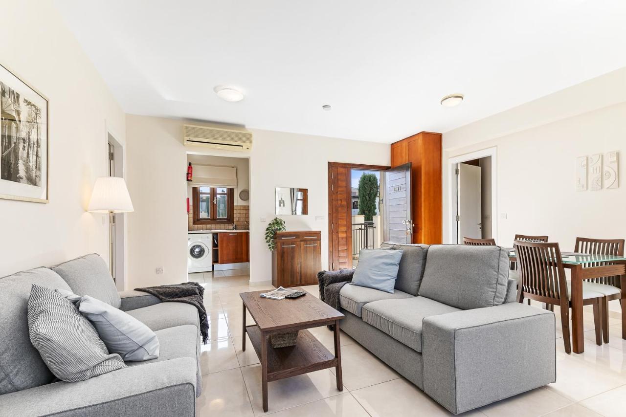 2 Bedroom Apartment Assia With Communal Pool, Aphrodite Hills Resort Куклия Экстерьер фото