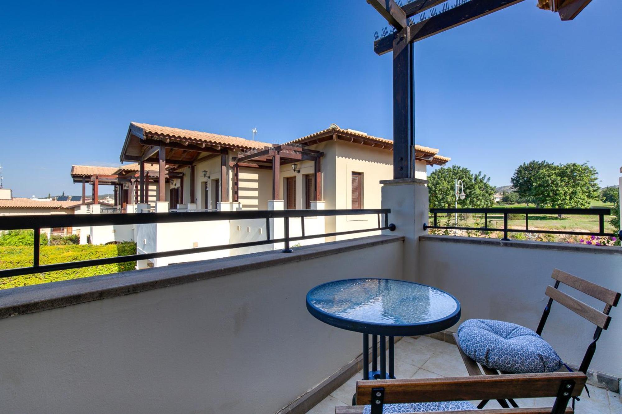 2 Bedroom Apartment Assia With Communal Pool, Aphrodite Hills Resort Куклия Экстерьер фото