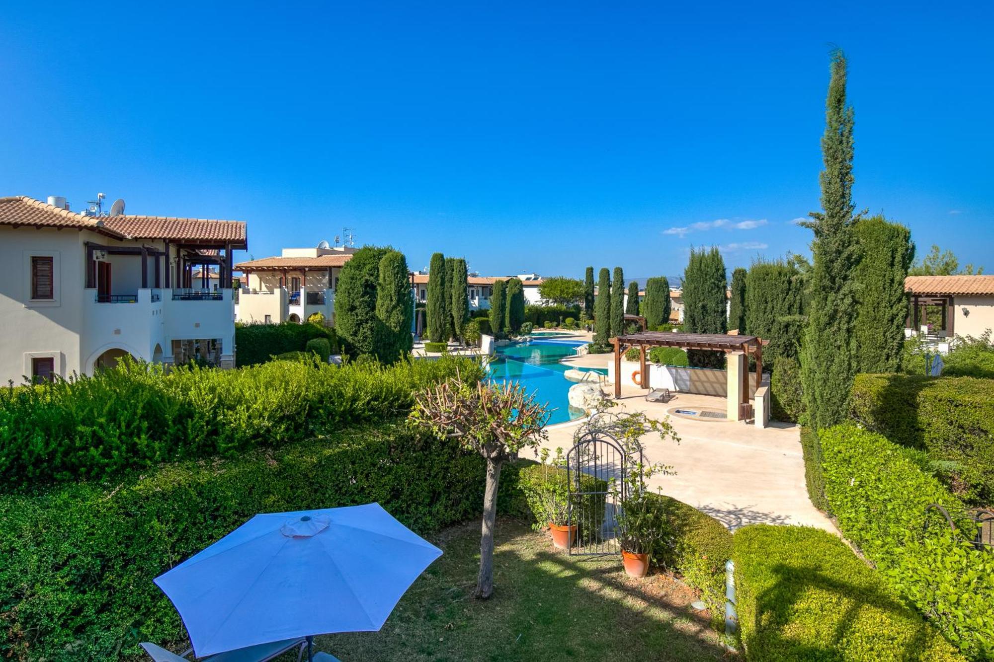 2 Bedroom Apartment Assia With Communal Pool, Aphrodite Hills Resort Куклия Экстерьер фото